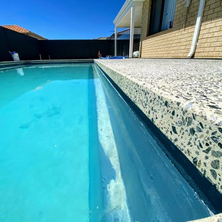 Honed Seamless Edge Pool